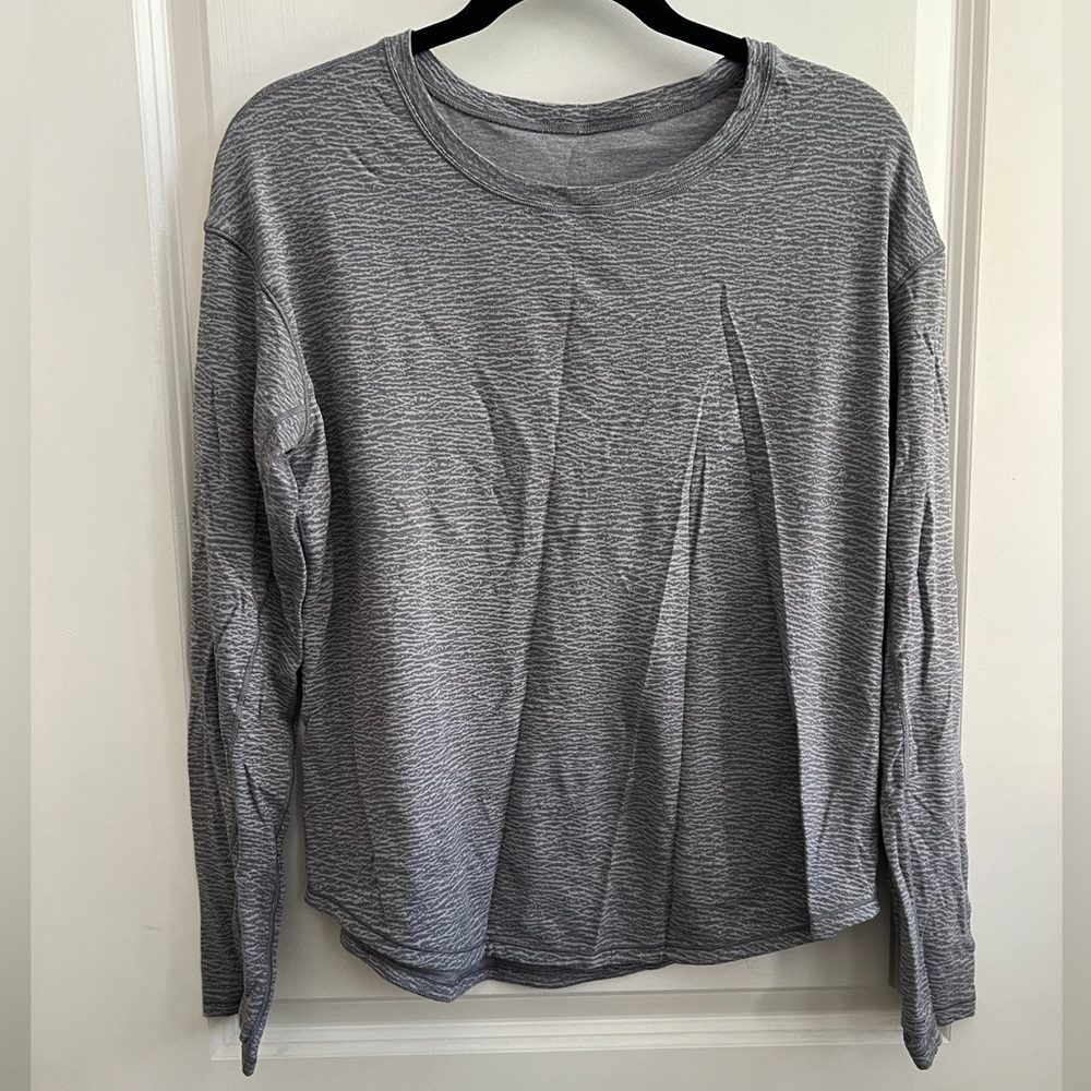 Lululemon Women’s Lightweight Textured Grey Long Sleeve Tee